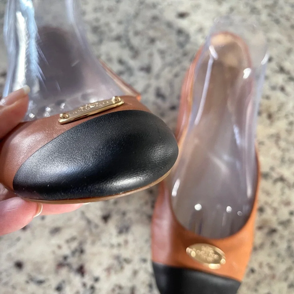 Coach Ballet Flats Womens 8 Tan Black Cap Toe Leather Classic Logo Plaque Shoes